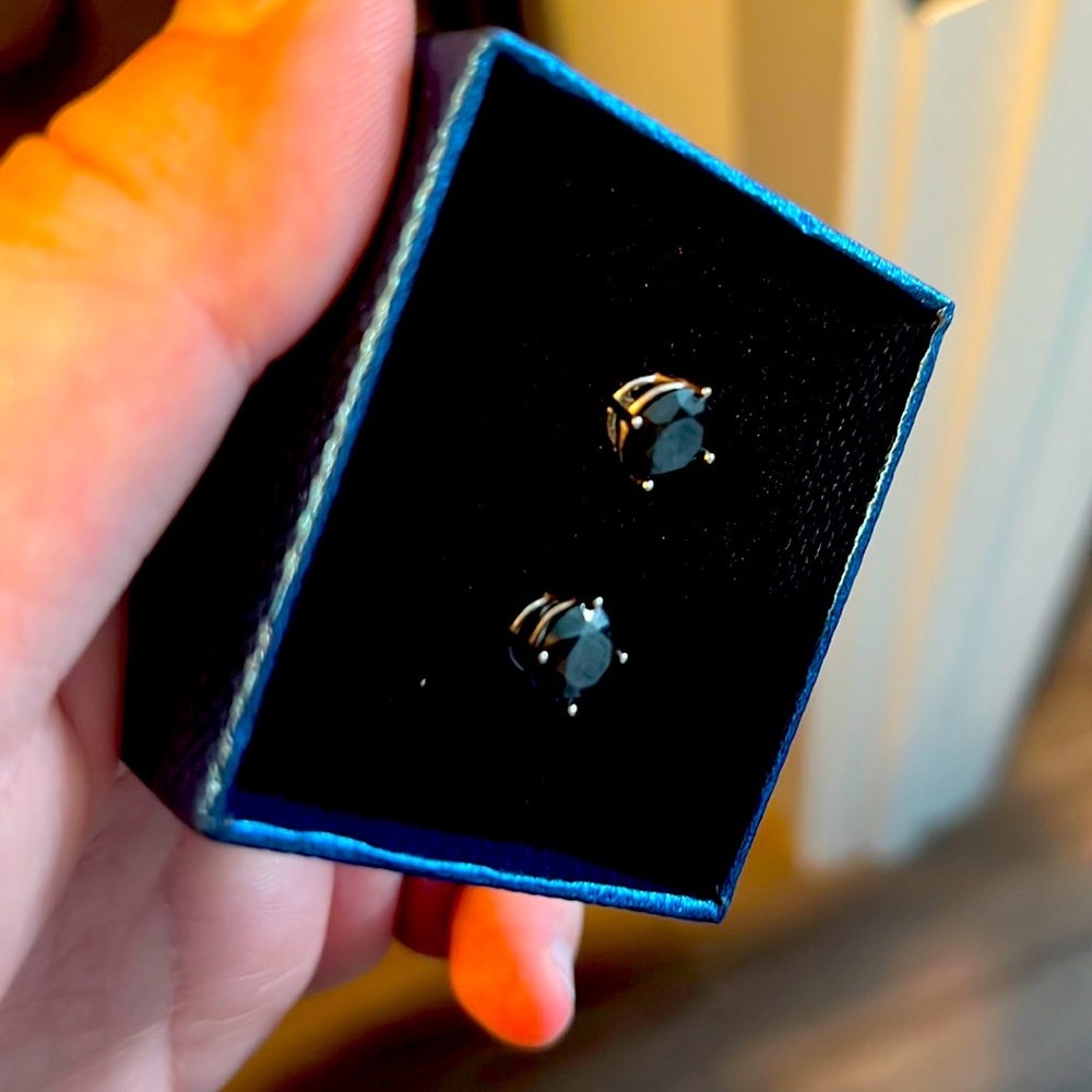 Onyx men’s earrings set on sterling silver never worn